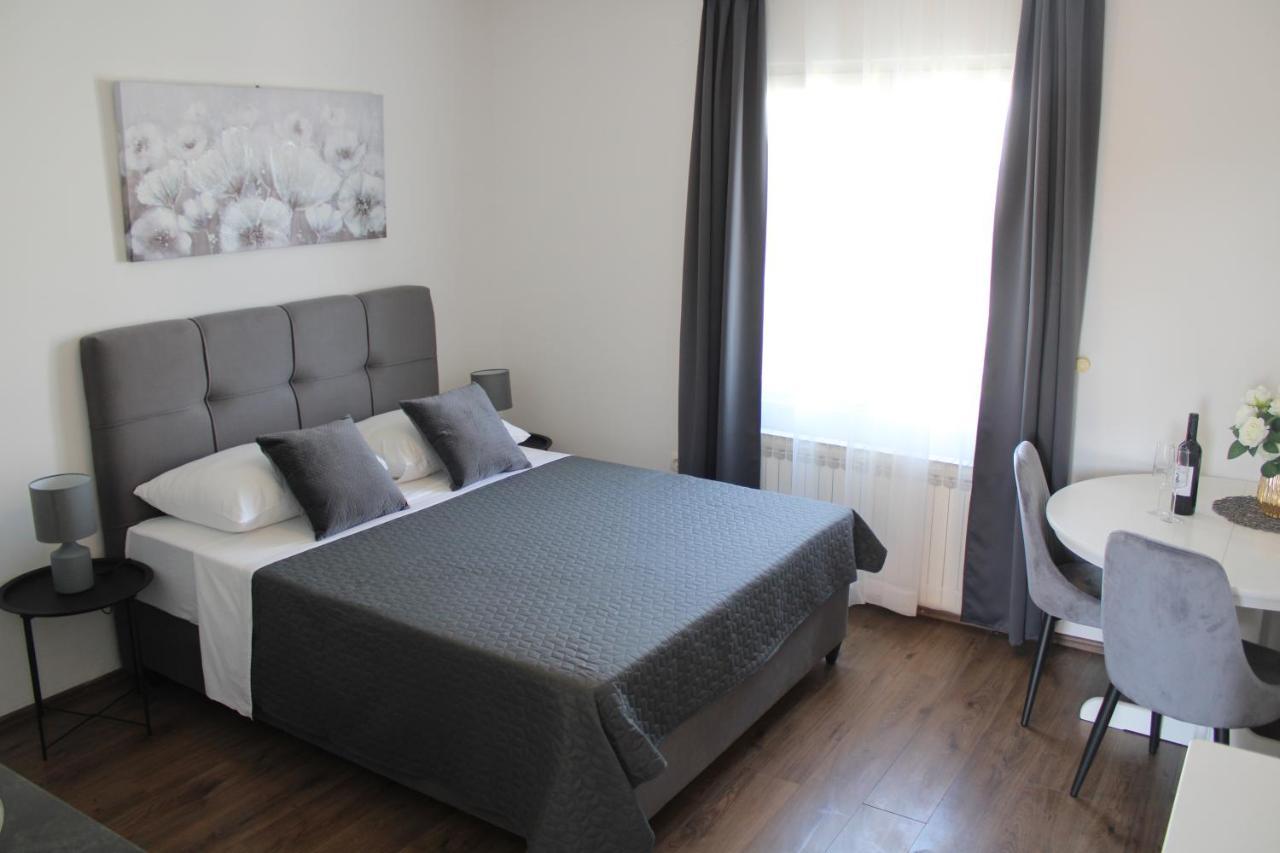 Hacienda Apartment